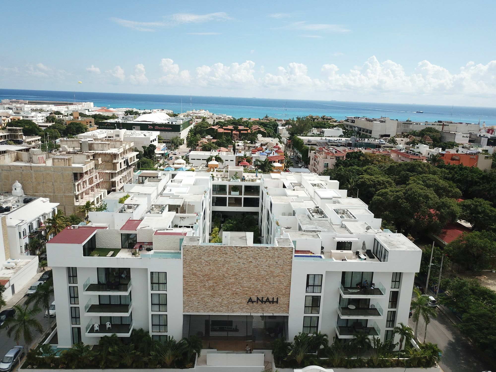 Anah Luxury Condos By Baitna Плая дел Кармен Екстериор снимка
